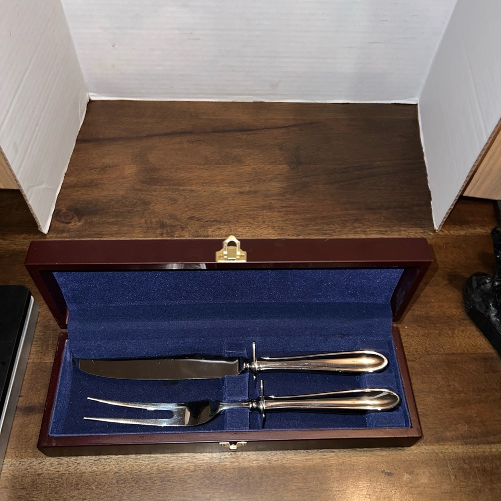 Hampton Silversmiths Stainless Steel Knife and Fork Carving Set In Wooden Case